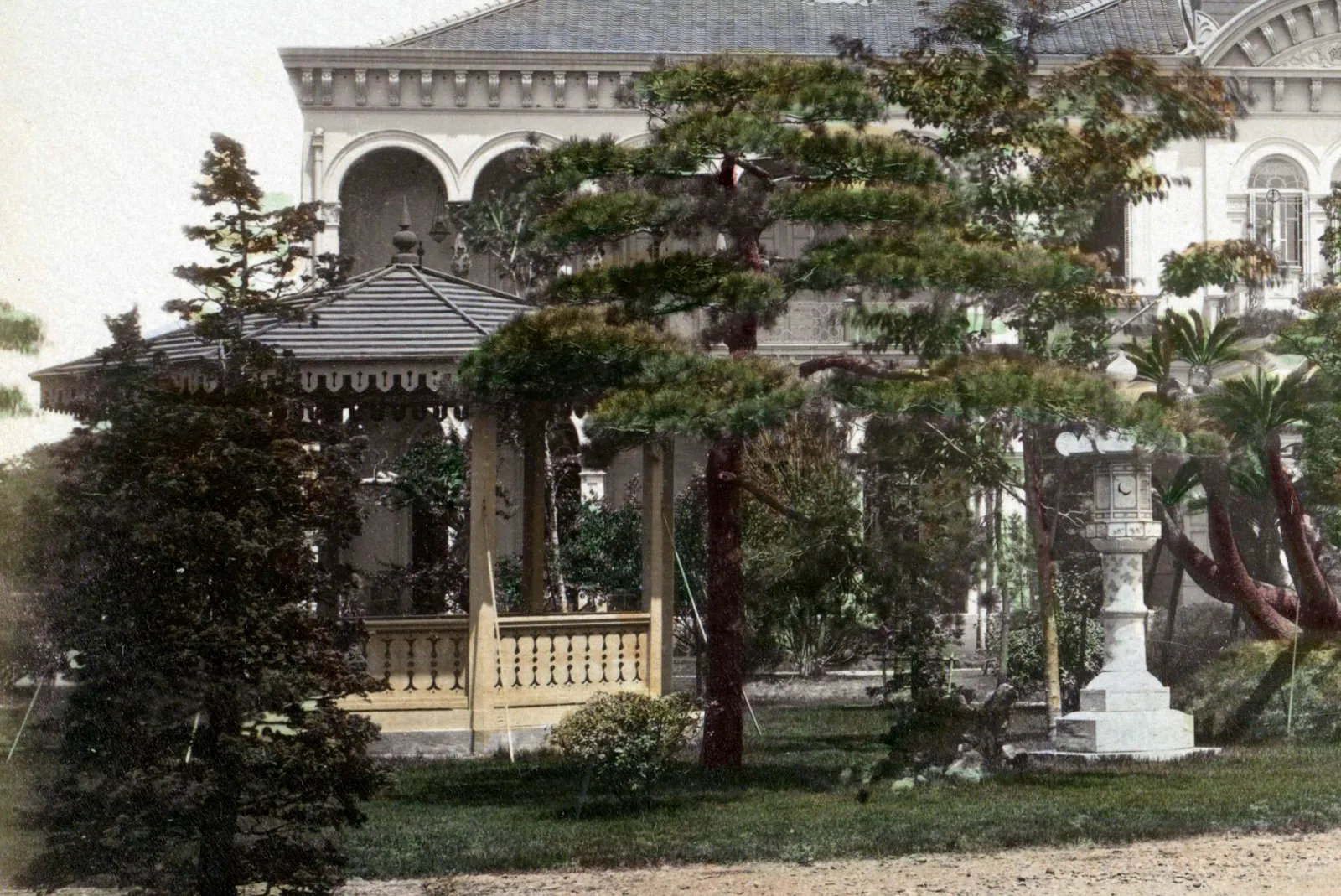 鹿鳴館東屋の元写真